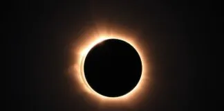The Solar Eclipse of 2023: A Celestial Spectacle and Its Digital Impact The Solar Eclipse of 2023: A Heavenly Phenomenon and Its Digital Influence